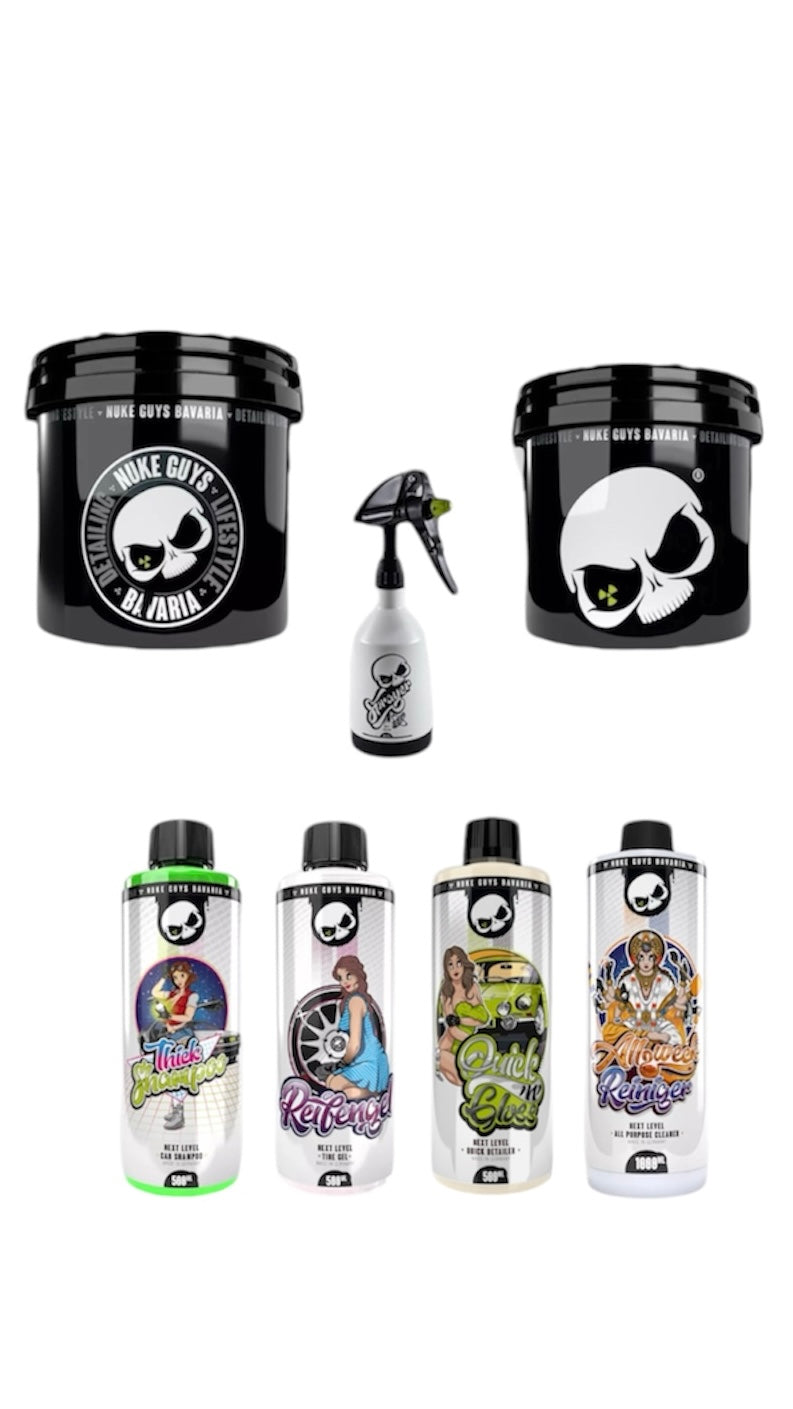 Autowasch komplett Set Nuke Guys - Wascheimer 3,5 GAL / 13 Liter - Thick Shampoo 500ml + Reifengel 500ml + Allzweckreiniger 1000ml + Quick Gloss 500ml + Nuke Guys Foamer Sprayer 0,5 L